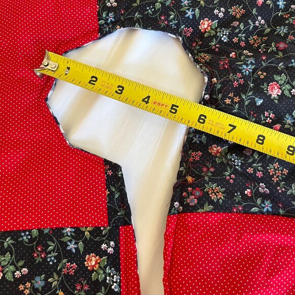 Handmade Christmas Tree Skirt 58x58 - Picture 6 of 9